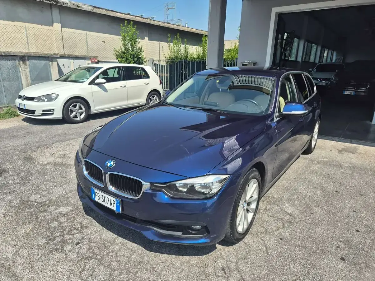Usata BMW 320 Advantage 190 CV (139 kW) 2015 Blu/azzurro Station wagon