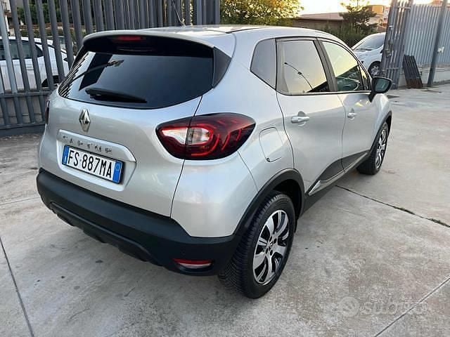 Usata Renault Captur Initiale Paris 110 CV (80 kW) 2018 Grigio metallizzato SUV
