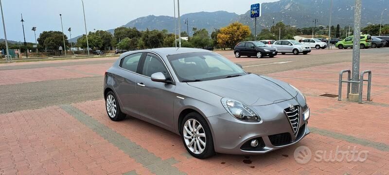 Usata Alfa Romeo Giulietta 120 CV (88 kW) 2016 Grigio Utilitaria