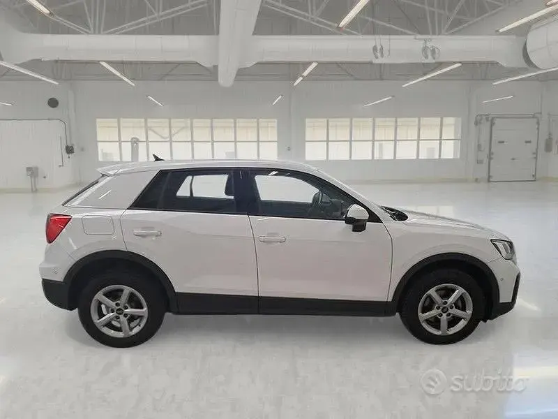 Usata Audi Q2 Business 116 CV (85 kW) 2022 Bianco SUV