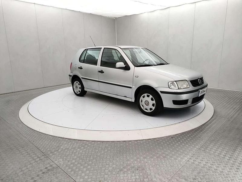 Usata VW Polo 50 CV (36 kW) 2000 Argento Utilitaria