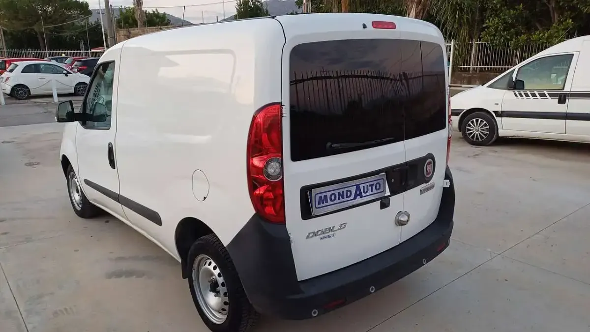 Usata Fiat Doblò Emotion 90 CV (66 kW) 2021 Other Monovolume