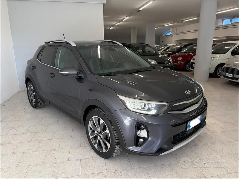 Usata Kia Stonic Style 110 CV (80 kW) 2017 Grigio SUV