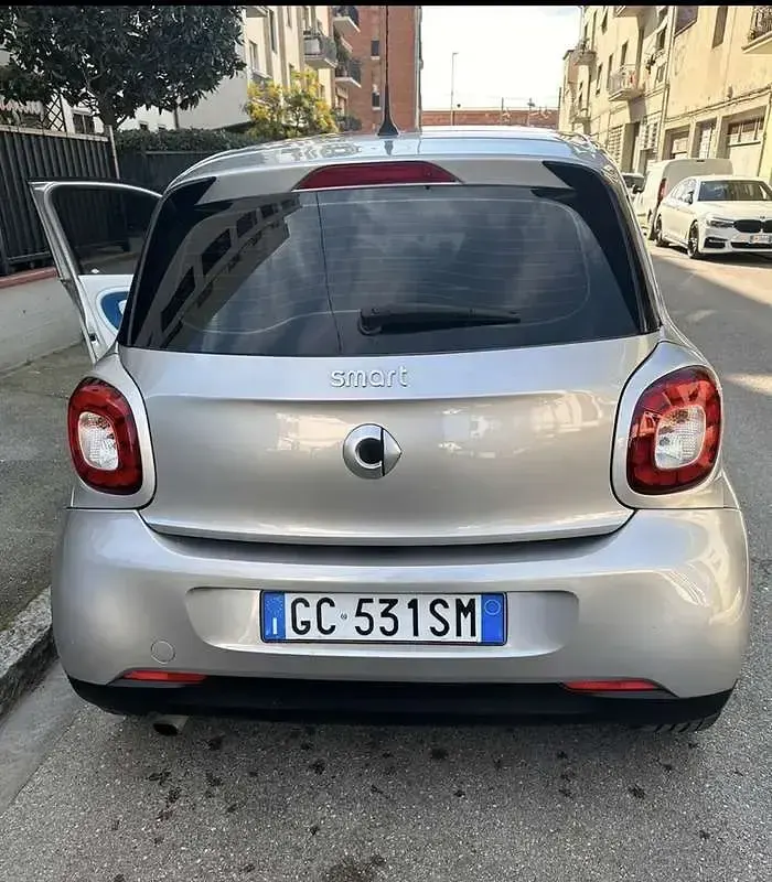 Begagnad Smart ForFour Proxy 71 HK (52 kW) 2015 Halvkombi