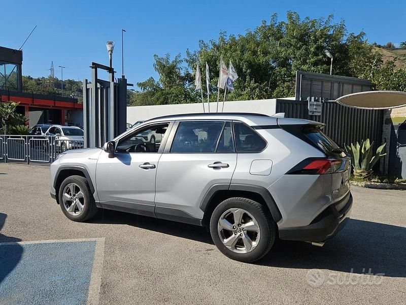 Usata Toyota RAV4 Hybrid 218 CV (160 kW) 2020 Grigio SUV