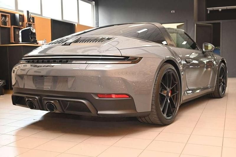 Usata Porsche 911 541 CV (397 kW) 2026 Grigio ardesia metallizzato Cabrio