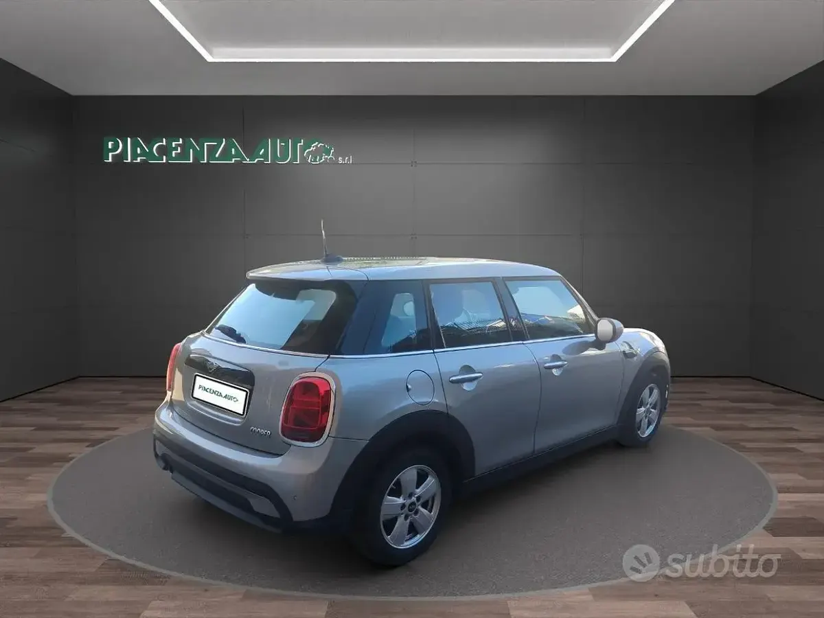 Usata Mini Cooper Business 136 CV (100 kW) 2023 Grigio Utilitaria