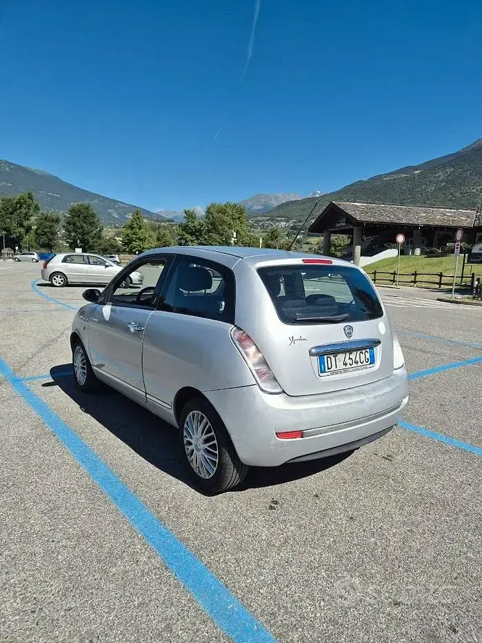 Usata Lancia Ypsilon 60 CV (44 kW) 2008 Grigio Utilitaria