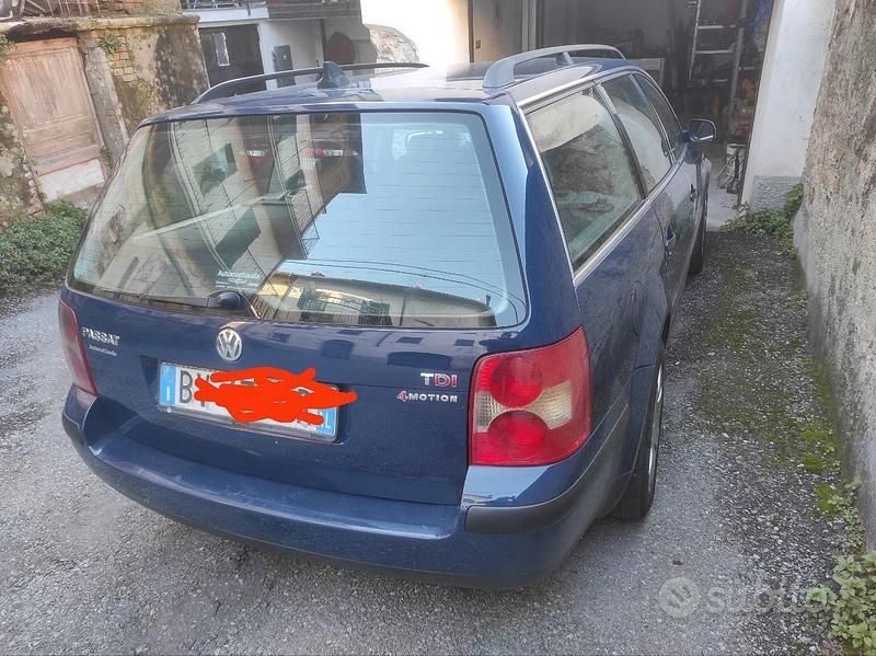 Usata VW Passat 130 CV (95 kW) 2002 Blu Station wagon
