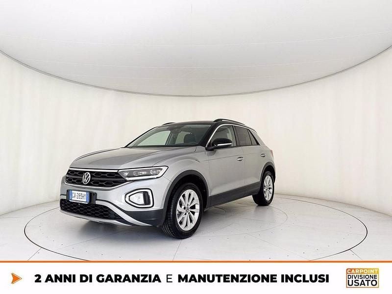 Usata VW T-Roc Life 116 CV (85 kW) 2024 Pyrit silver metallizzato nero SUV