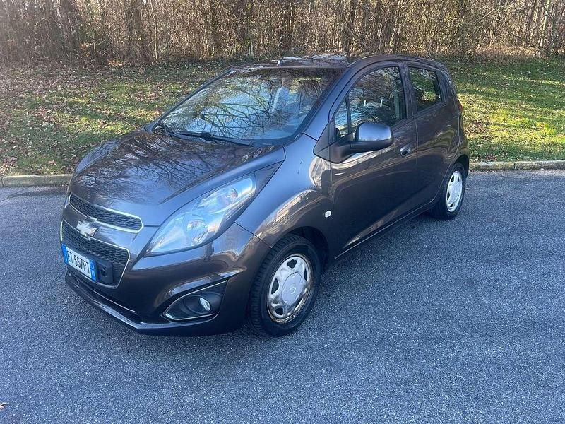 Grigio Usata 2014 Chevrolet Spark LS Due volumi | 3900 € (Buon prezzo) - Immagine 1/4