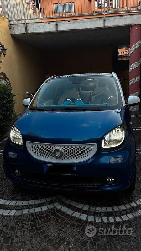 Usata Smart ForFour Proxy 71 CV (52 kW) 2016 Blu Utilitaria