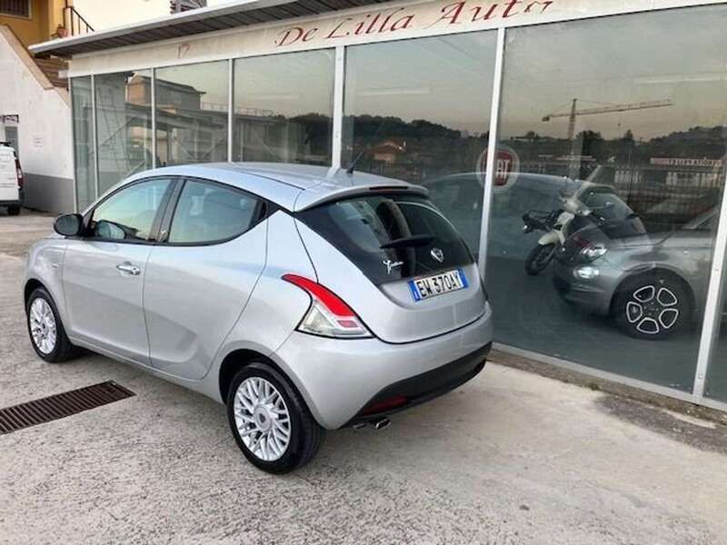 Usata Lancia Ypsilon S 95 CV (69 kW) 2014 Argento Utilitaria