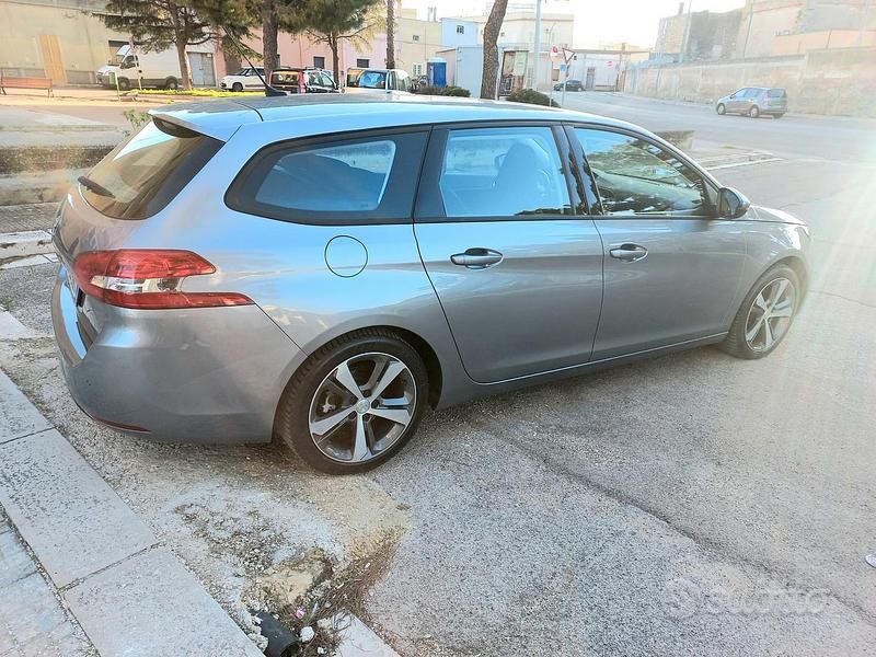 Usata Peugeot 308 SW 100 CV (73 kW) 2017 Grigio Station wagon