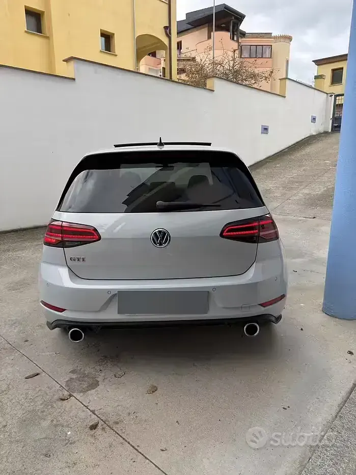 Usata VW Golf VII GTI 220 CV (161 kW) 2021 Bianco Utilitaria
