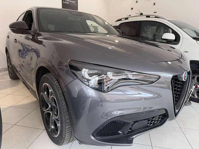 Usata Alfa Romeo Stelvio Veloce 209 CV (153 kW) 2024 Grigio SUV
