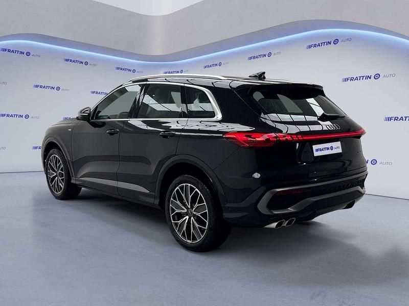 Nuova Audi Q5 S-Line 204 CV (150 kW) 2025 Nero mythos [0e0e]  metallizz SUV