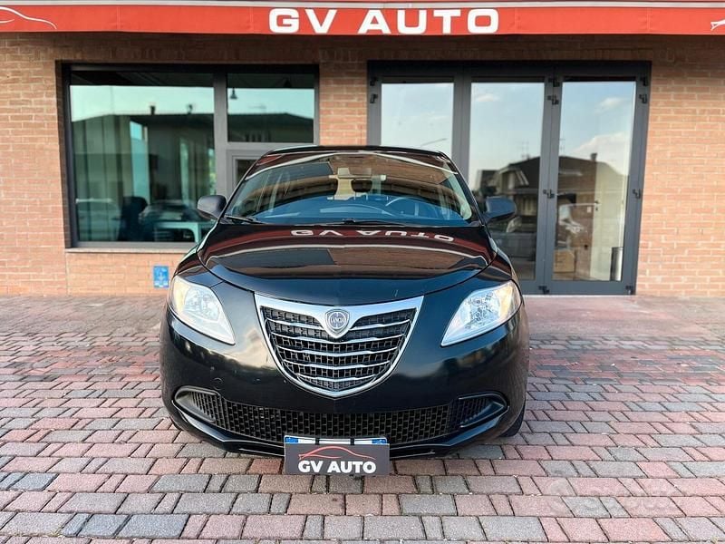 Usata Lancia Ypsilon 95 CV (69 kW) 2014 Nero Utilitaria