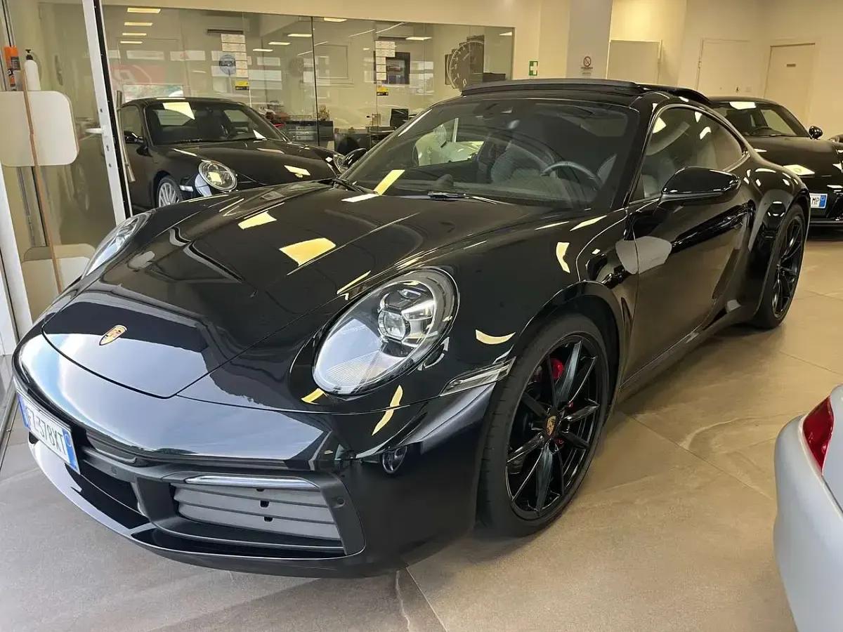 Usata Porsche 992 450 CV (330 kW) 2020 Nero met Coupé