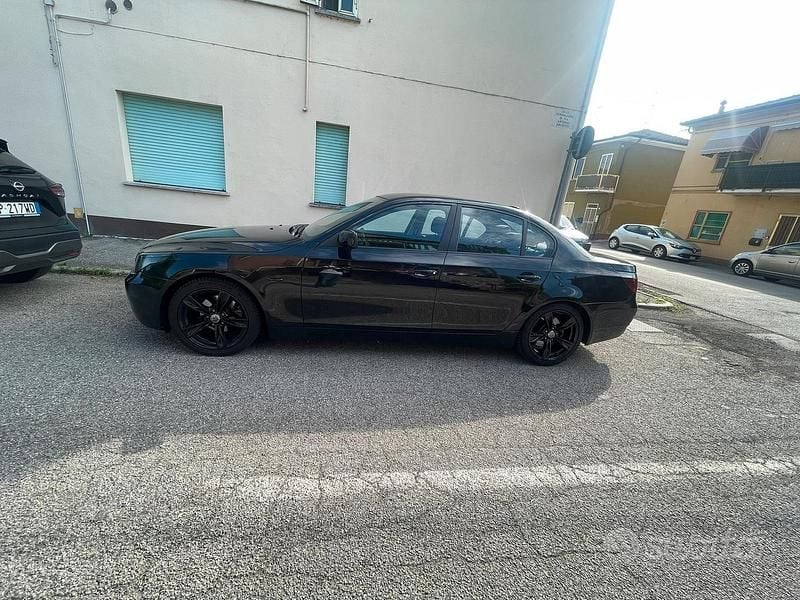Usata BMW 520 Efficient Dynamics 170 CV (125 kW) 2003 Nero Berlina
