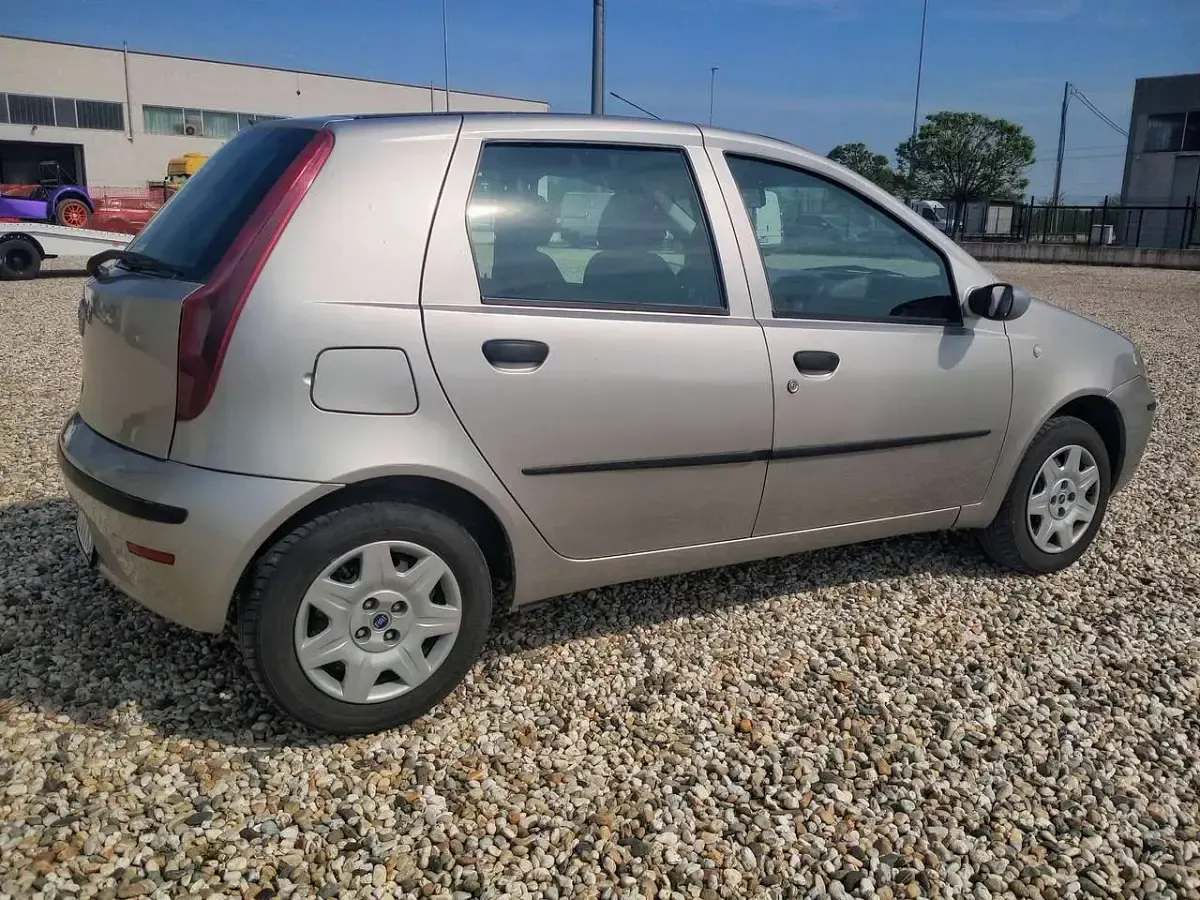 Occasion Fiat Punto Dynamic 60 ch (44 kW) 2006 Argent Citadine