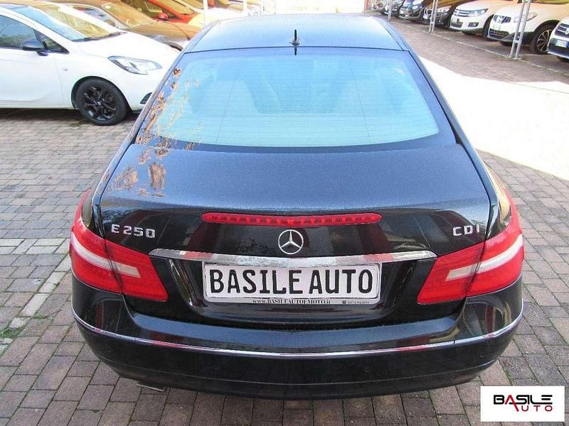 Usata Mercedes E250 204 CV (150 kW) 2010 Nero Coupé