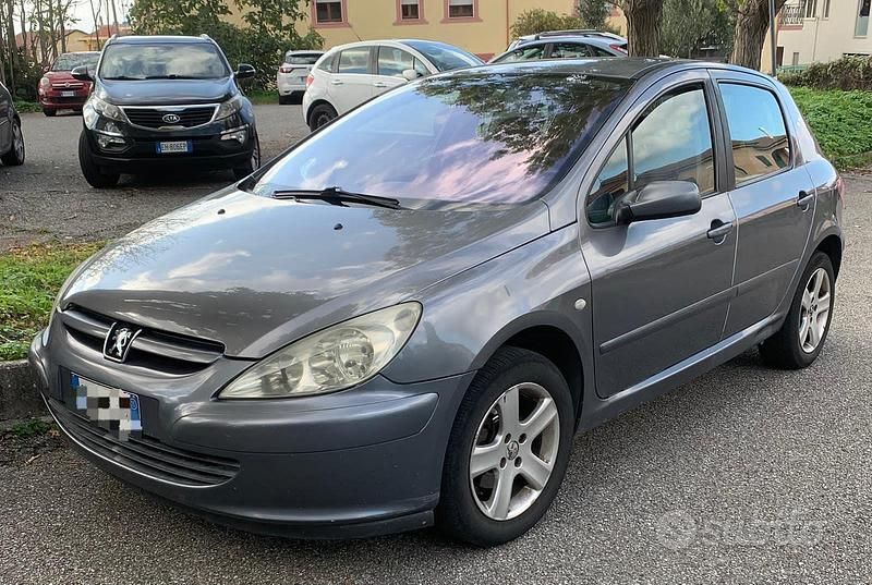 Grigio Usata 2005 Peugeot 307 Tre volumi | 2000 € (Buon prezzo) - Immagine 1/1