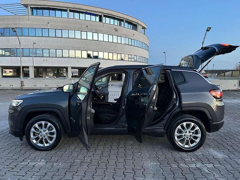 Usata Jeep Compass Longitude 131 CV (96 kW) 2024 Grigio SUV