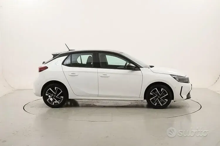 Usata Opel Corsa 101 CV (74 kW) 2025 Bianco Utilitaria