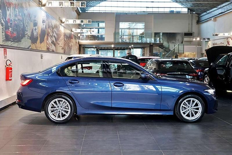 Usata BMW 316 Efficient Dynamics 122 CV (89 kW) 2023 Blu/azzurro Berlina