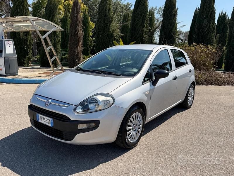 Usata Fiat Punto Evo Dynamic 69 CV (50 kW) 2011 Grigio Utilitaria