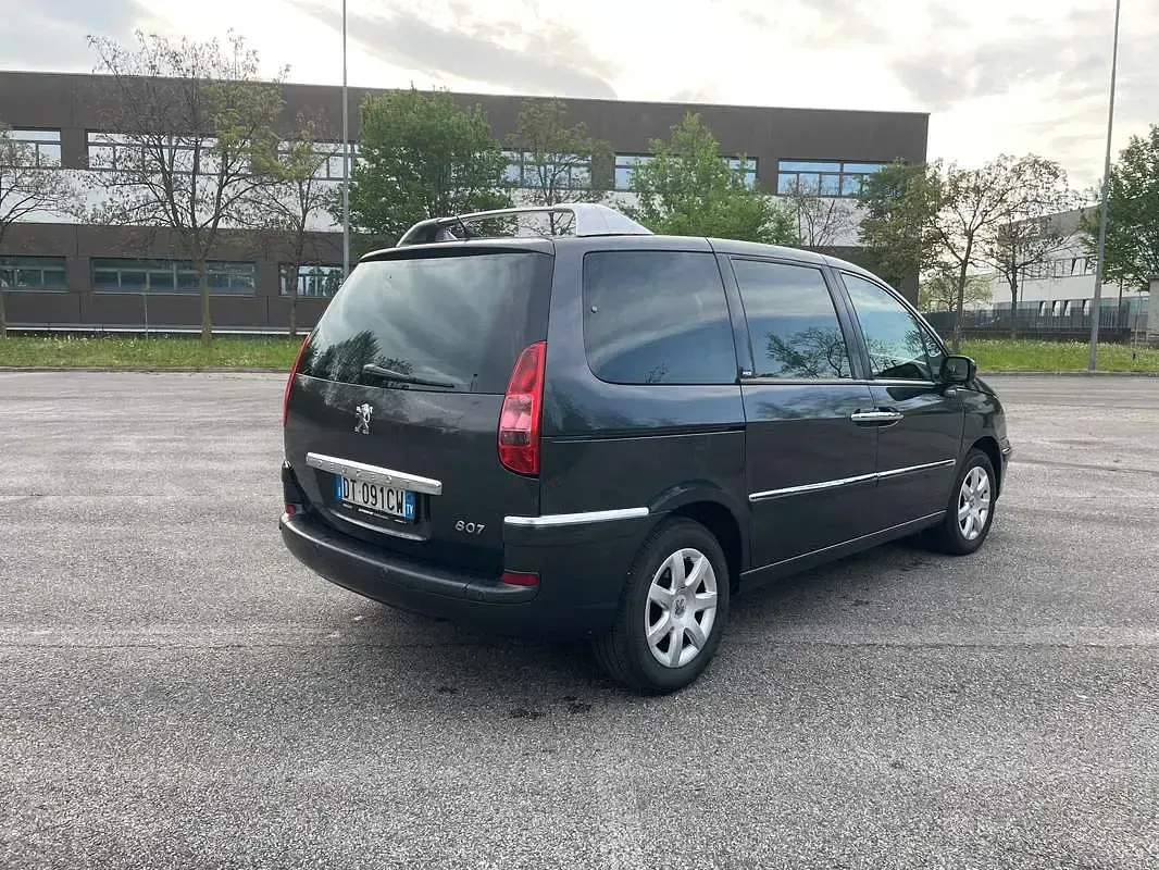 Usata Peugeot 807 170 CV (125 kW) 2008 Grigio Monovolume
