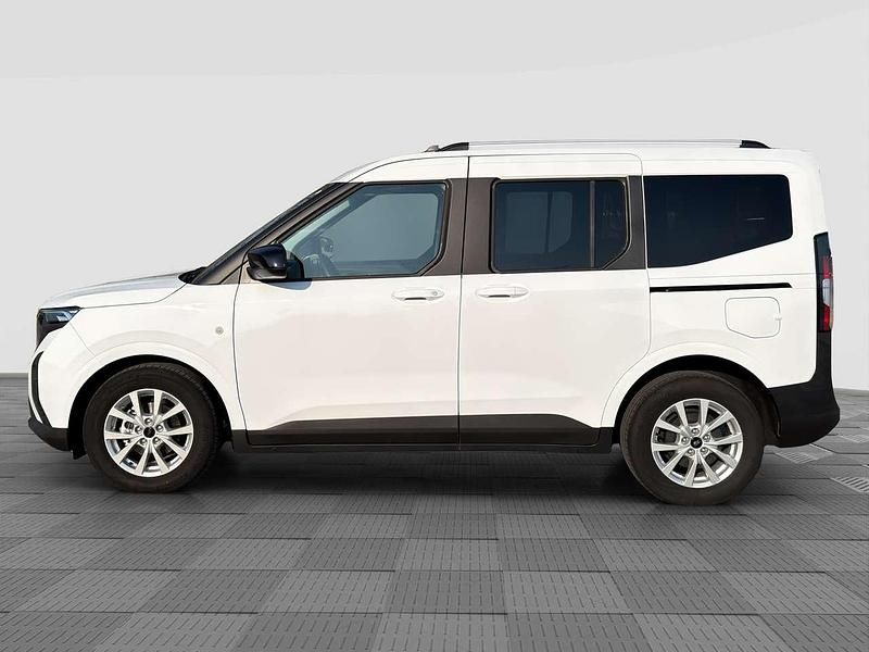 Usata Ford Tourneo Courier Titanium 124 CV (91 kW) 2025 Frozen white Monovolume