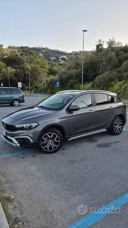 Usata Fiat Tipo Cross 131 CV (96 kW) 2022 Berlina