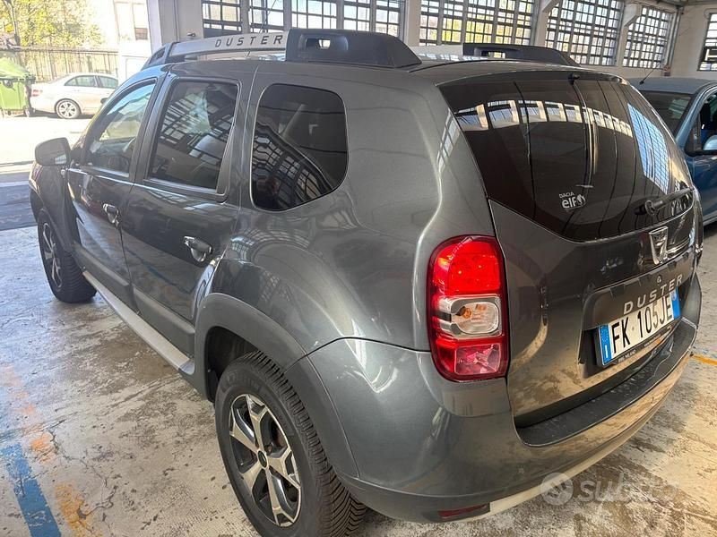 Usata Dacia Duster Lauréate 110 CV (80 kW) 2017 Grigio SUV