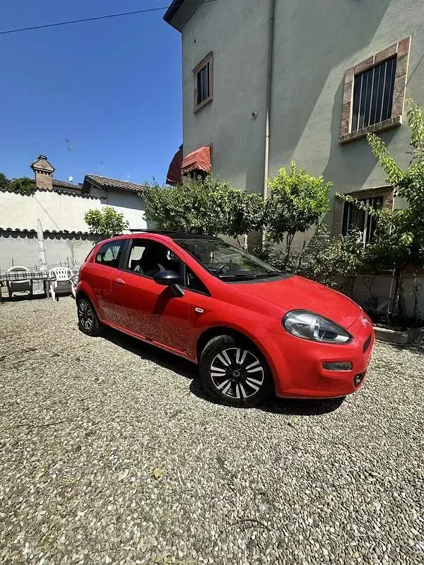 Usata Fiat Punto S 84 CV (61 kW) 2012 Rosso Utilitaria