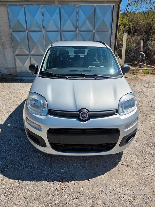Usata Fiat Panda Lounge 75 CV (55 kW) 2013 Argento Utilitaria