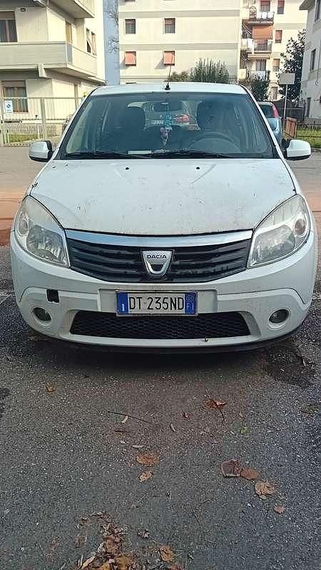 Usata Dacia Sandero 75 CV (55 kW) 2009 Bianco Berlina