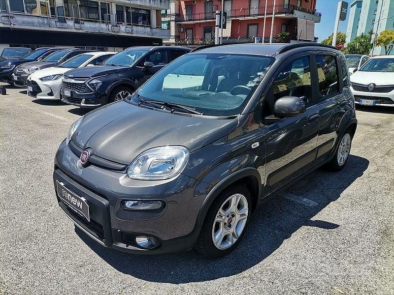 Grigio scuro Usata 2023 Fiat Panda Red Due volumi | 11.000 € (Buon prezzo) - Immagine 1/4