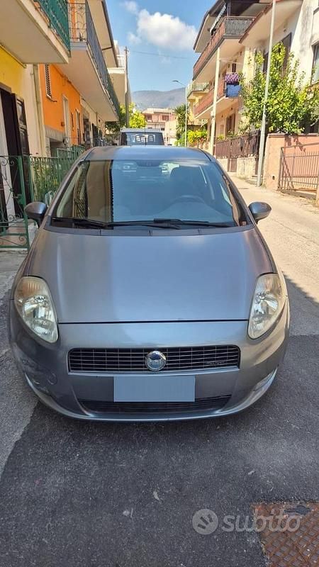 Usata Fiat Grande Punto 75 CV (55 kW) 2006 Grigio Utilitaria