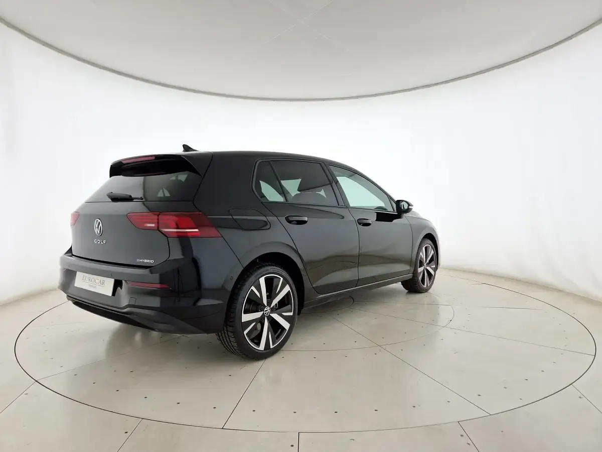 Usata VW Golf VIII Edition 204 CV (150 kW) 2025 Grenadill black metallizzato Berlina