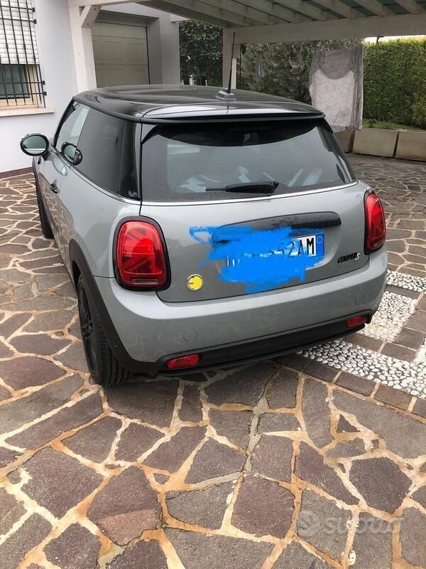 Grigio Usata 2022 Mini Cooper SE Due volumi | 20.500 € (Buon prezzo) - Immagine 1/4