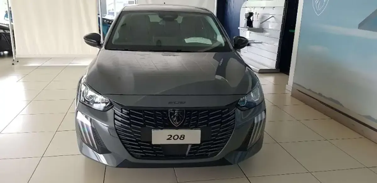 Usata Peugeot 208 Allure 101 CV (74 kW) 2025 Grigio Utilitaria
