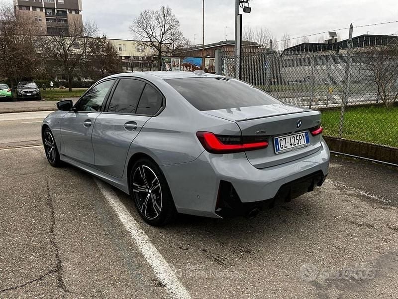 Usata BMW 320e M Sport 190 CV (139 kW) 2025 Grigio Berlina