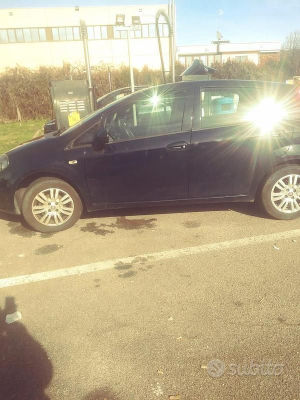 Occasion Fiat Punto 77 ch (56 kW) 2017 Bleue Citadine