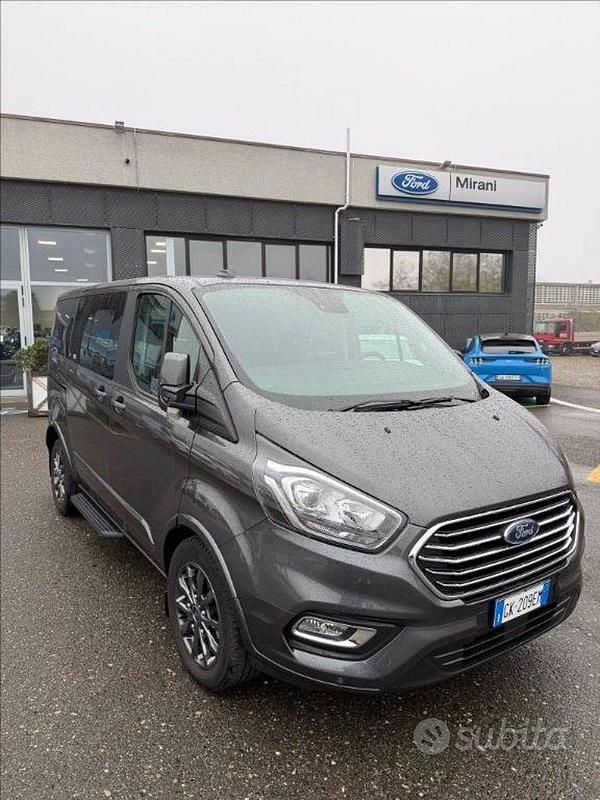 Grigio Usata 2022 Ford Tourneo Custom Titanium Furgone | 32.500 € (Super prezzo) - Immagine 1/4