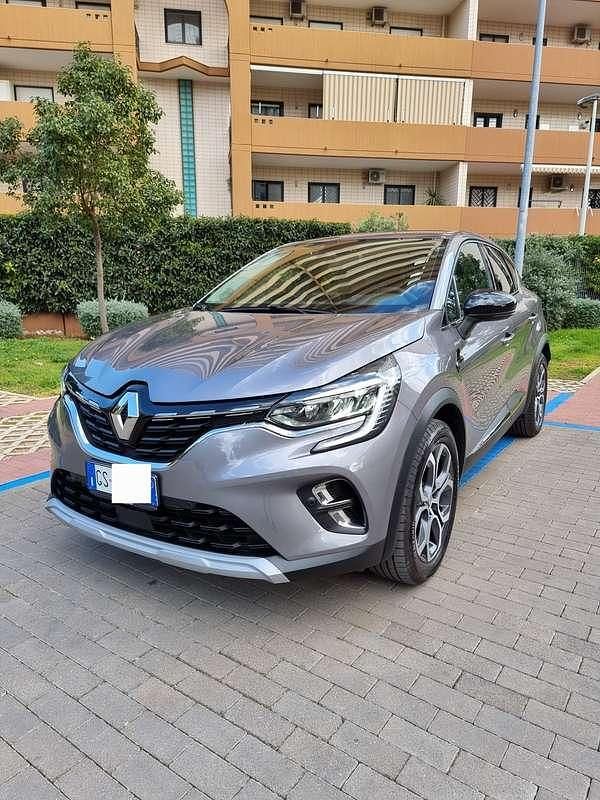 Grigio Usata 2024 Renault Captur Techno SUV | 20.300 € (Buon prezzo) - Immagine 1/4