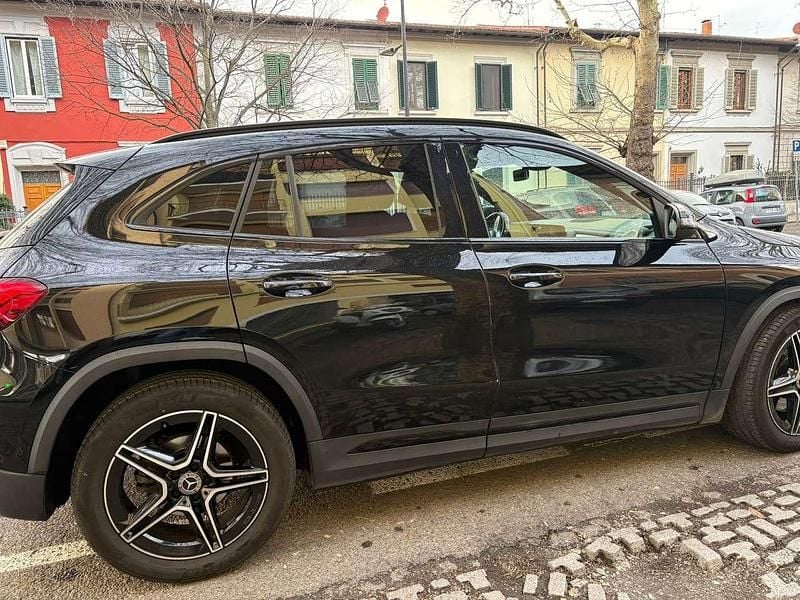Usata Mercedes GLA200 Premium 150 CV (110 kW) 2021 Nero SUV