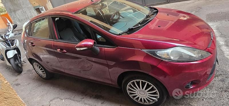 Usata Ford Fiesta 2008 Rosso Utilitaria