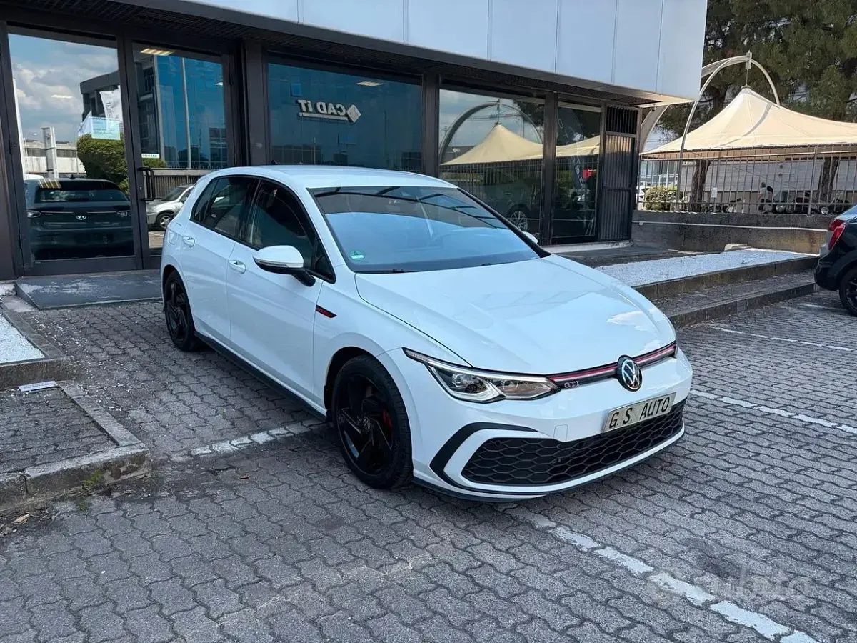 Usata VW Golf VIII GTI 245 CV (180 kW) 2024 Bianco Berlina